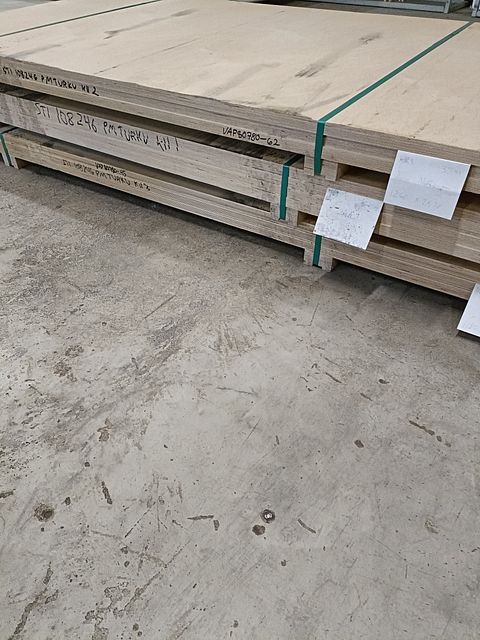 Image 1/3