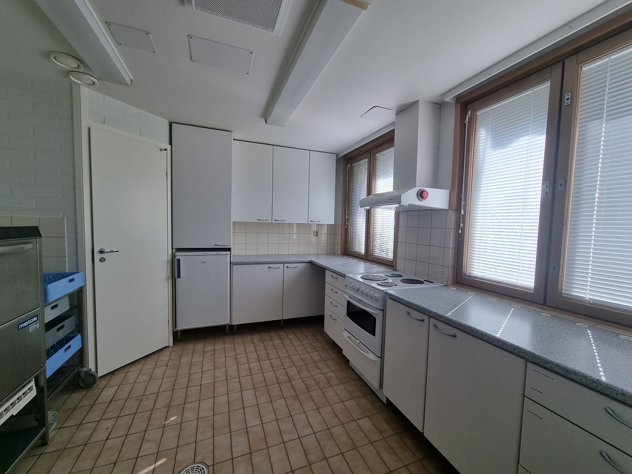 Image 3/12