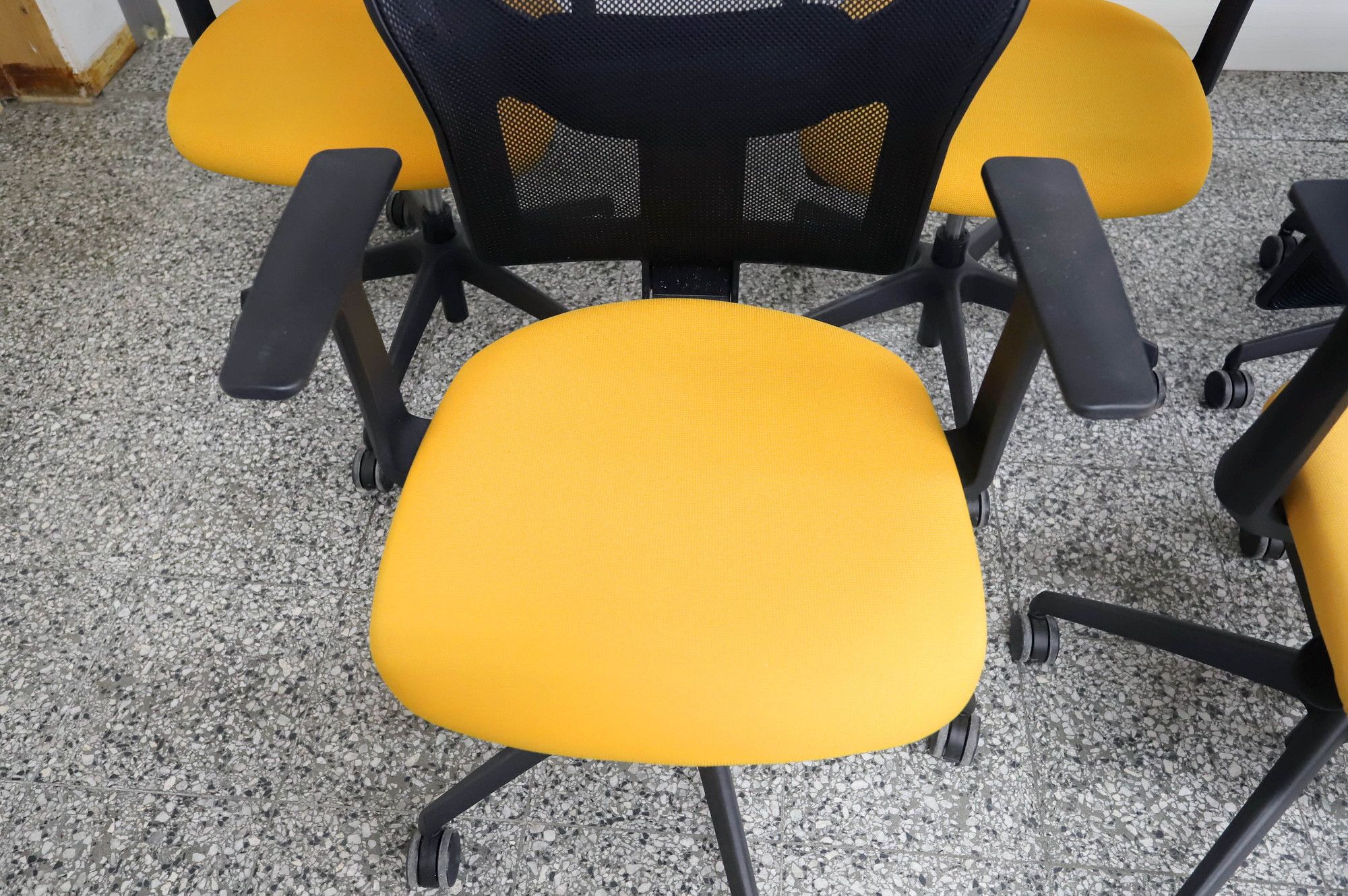 Image 12/18
