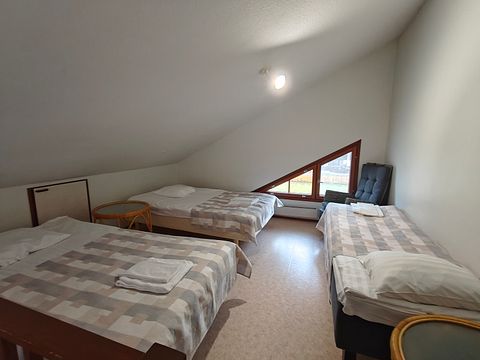 Image 11/15