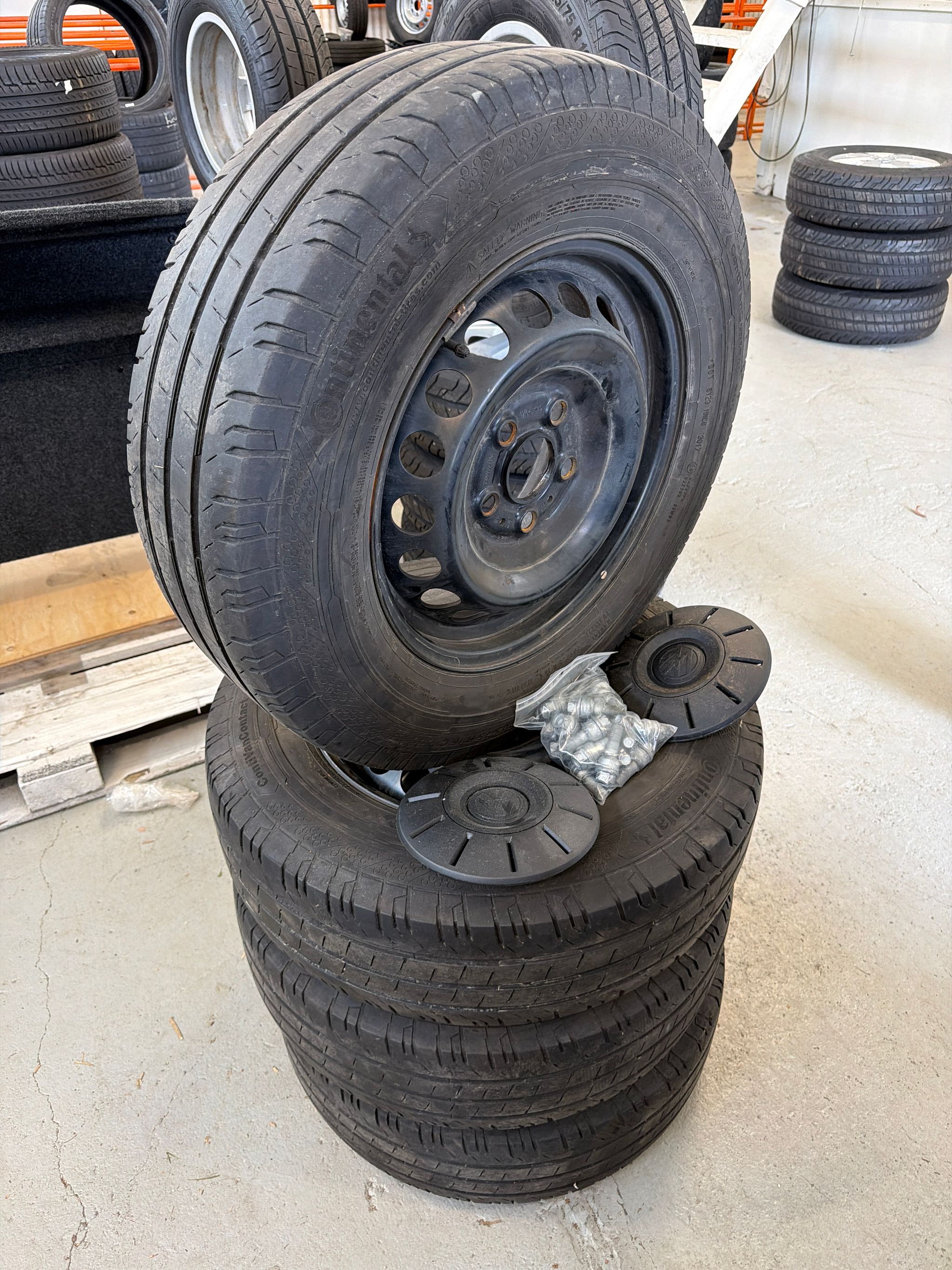 Image 2/3