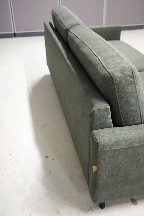 Image 6/12