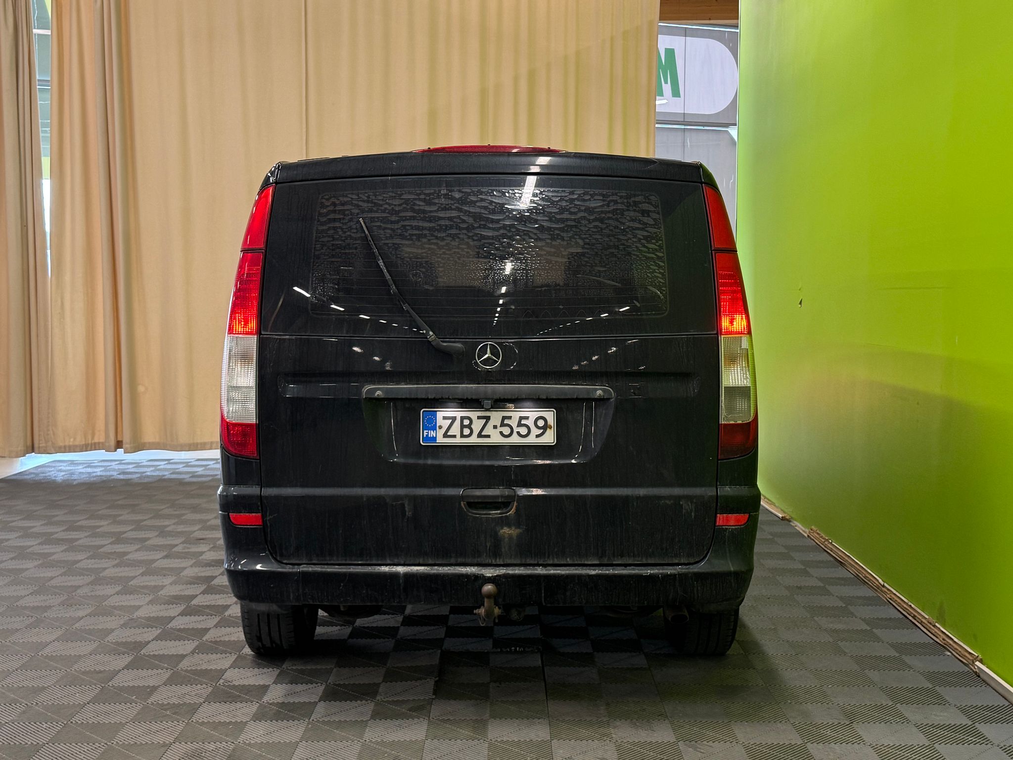 Image 8/52