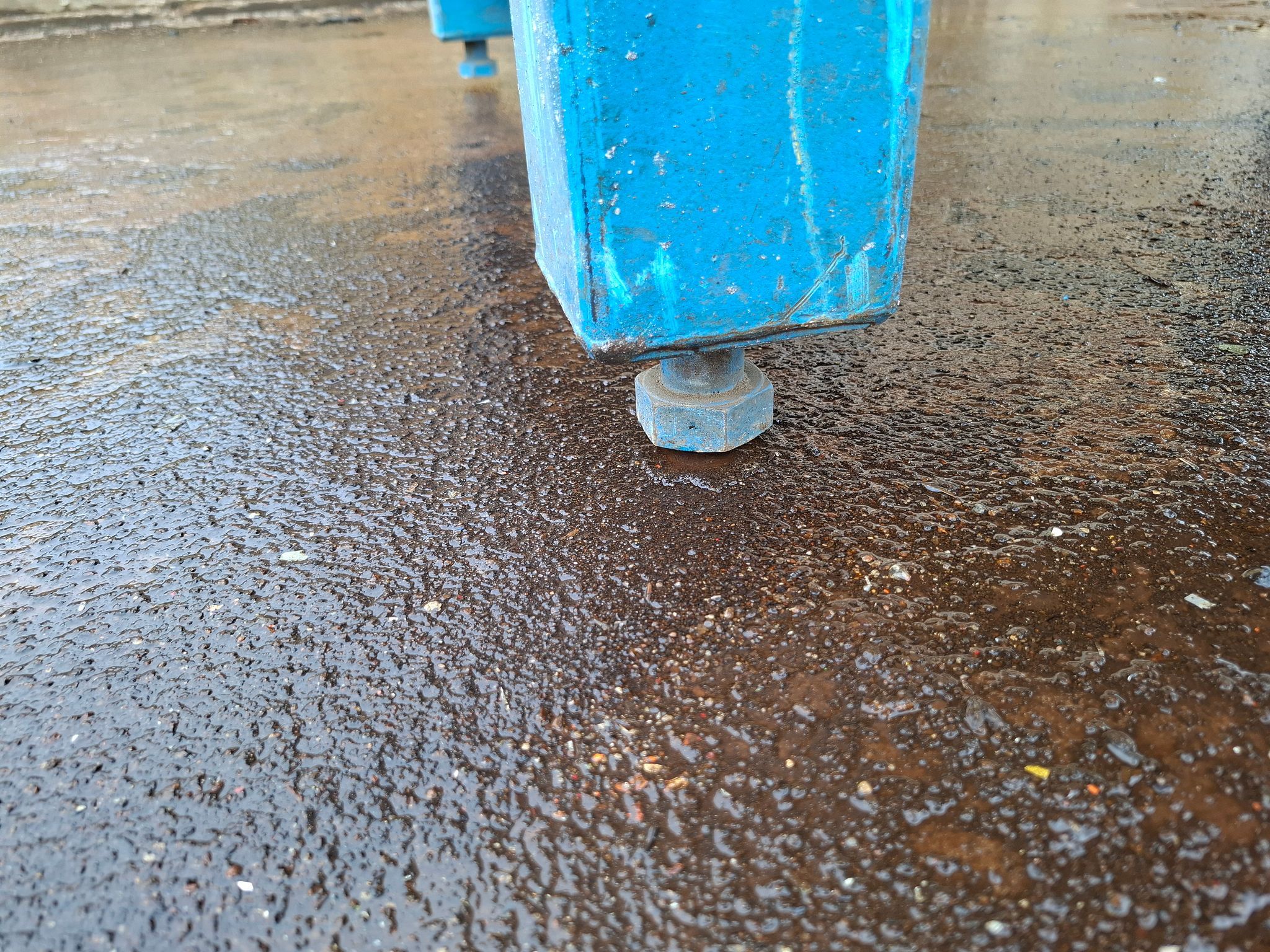 Image 4/4