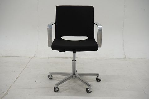 Image 2/6