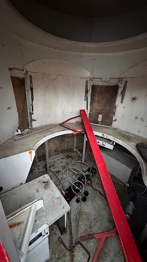 Image 3/11