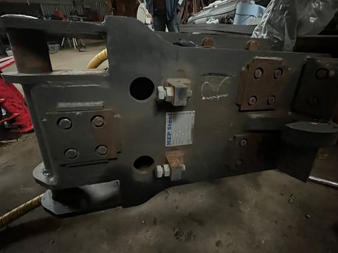 Image 6/8