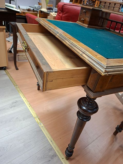Image 7/12