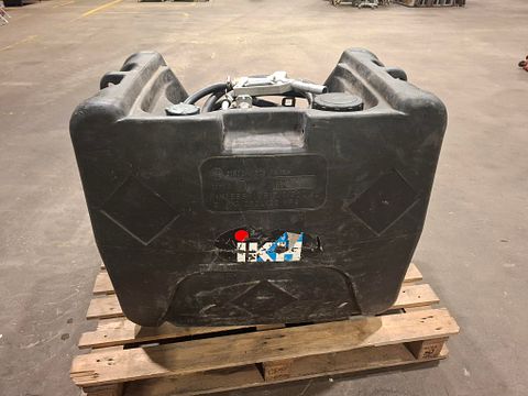 Image 2/5