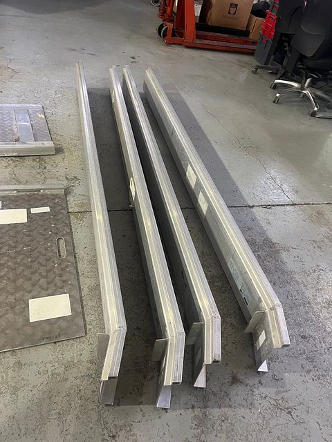Image 5/10