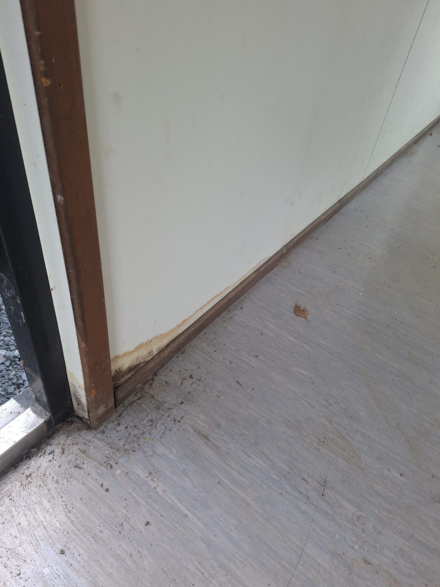Image 8/10