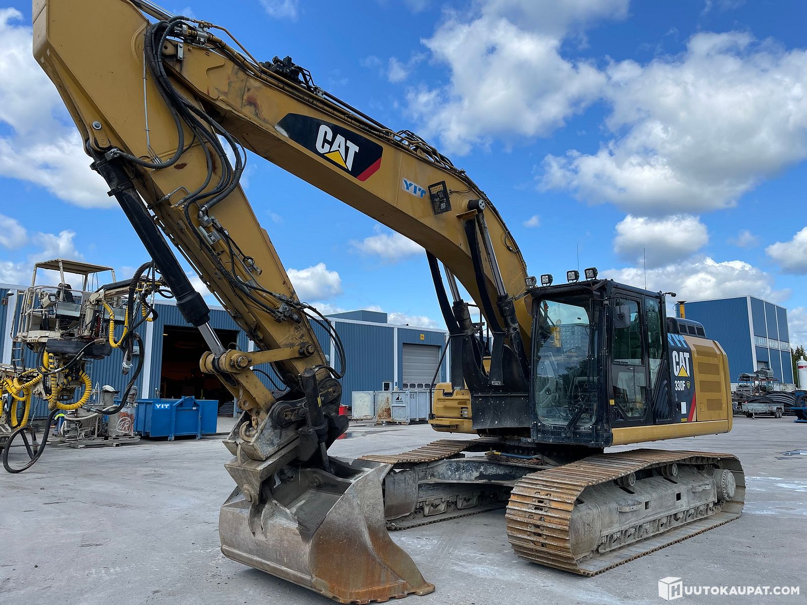 yit-kalusto-oy-myy-kaivinkone-kaivukone-cat-330-f-vm-2015-tuusula