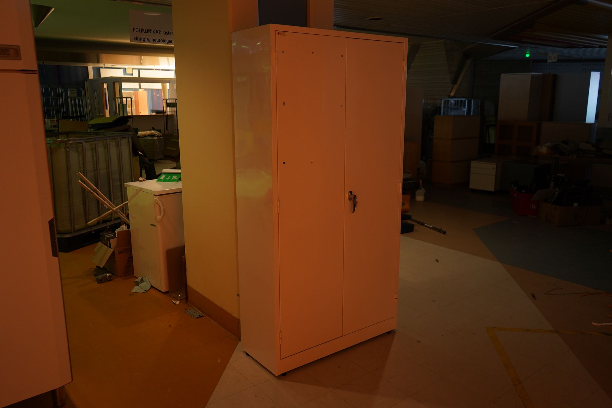 Image 2/8