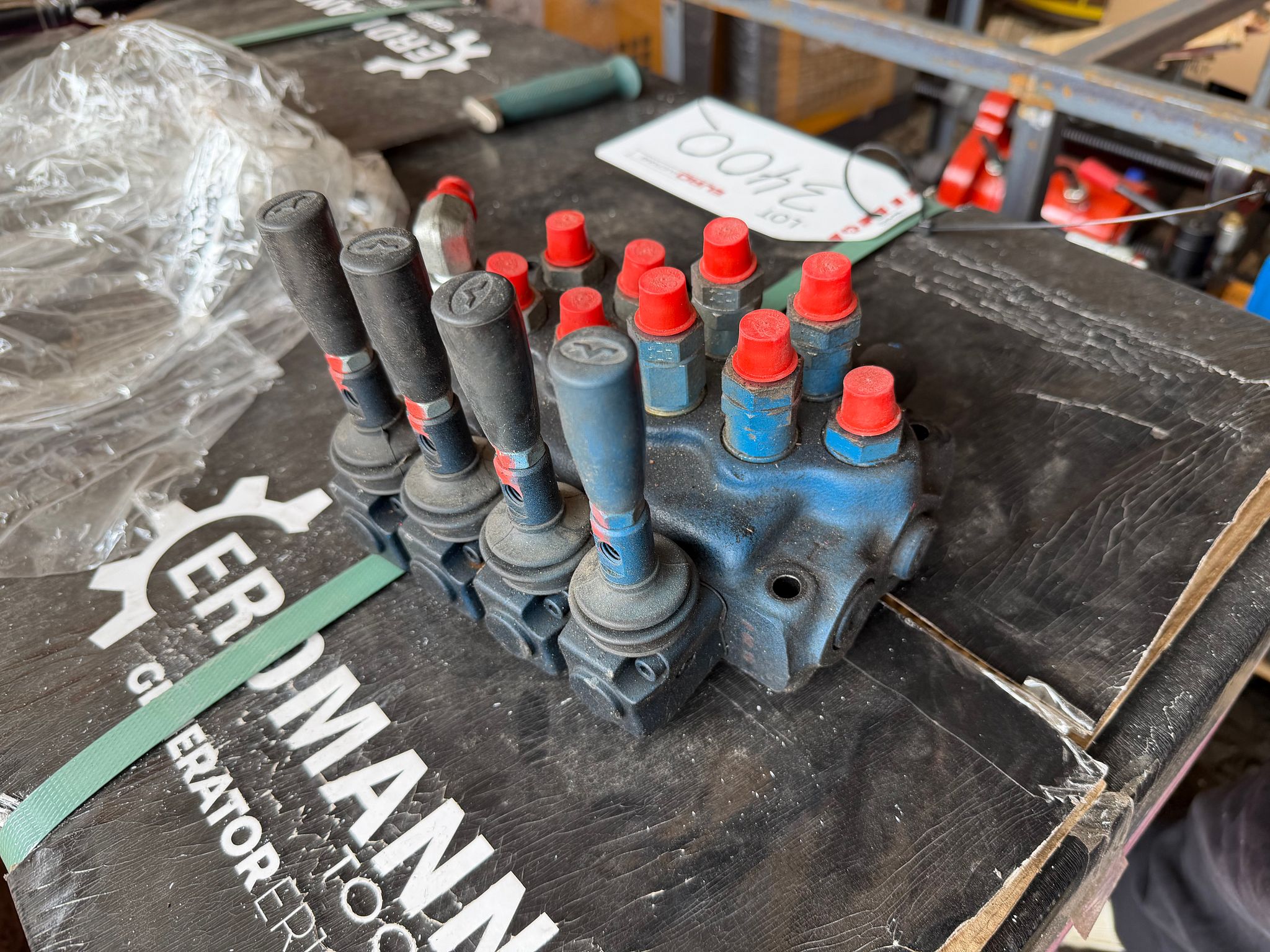 Image 3/4