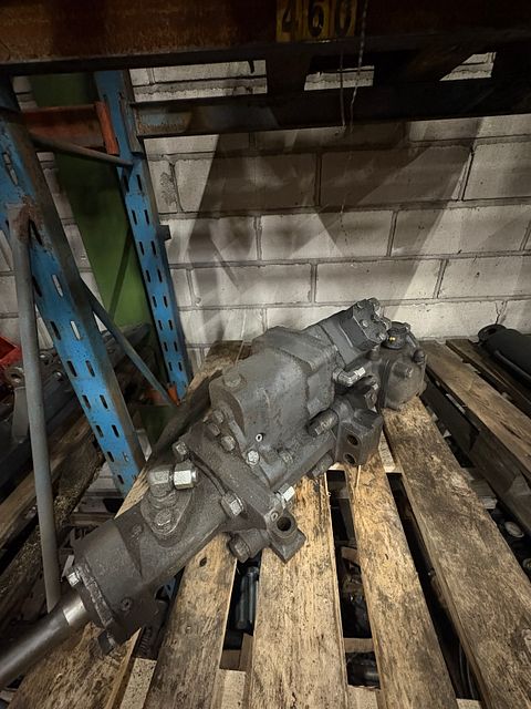 Image 1/4