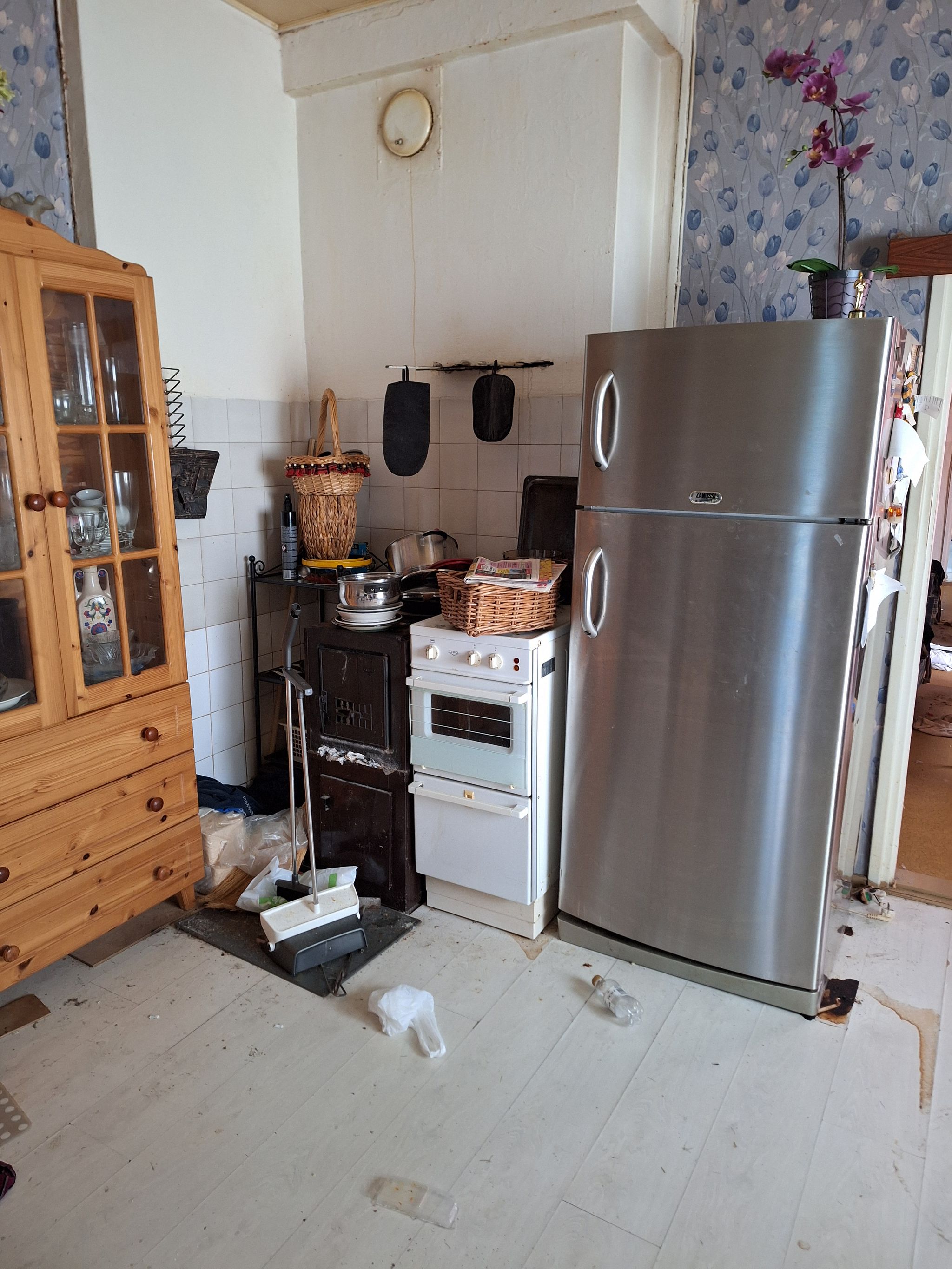Image 6/19