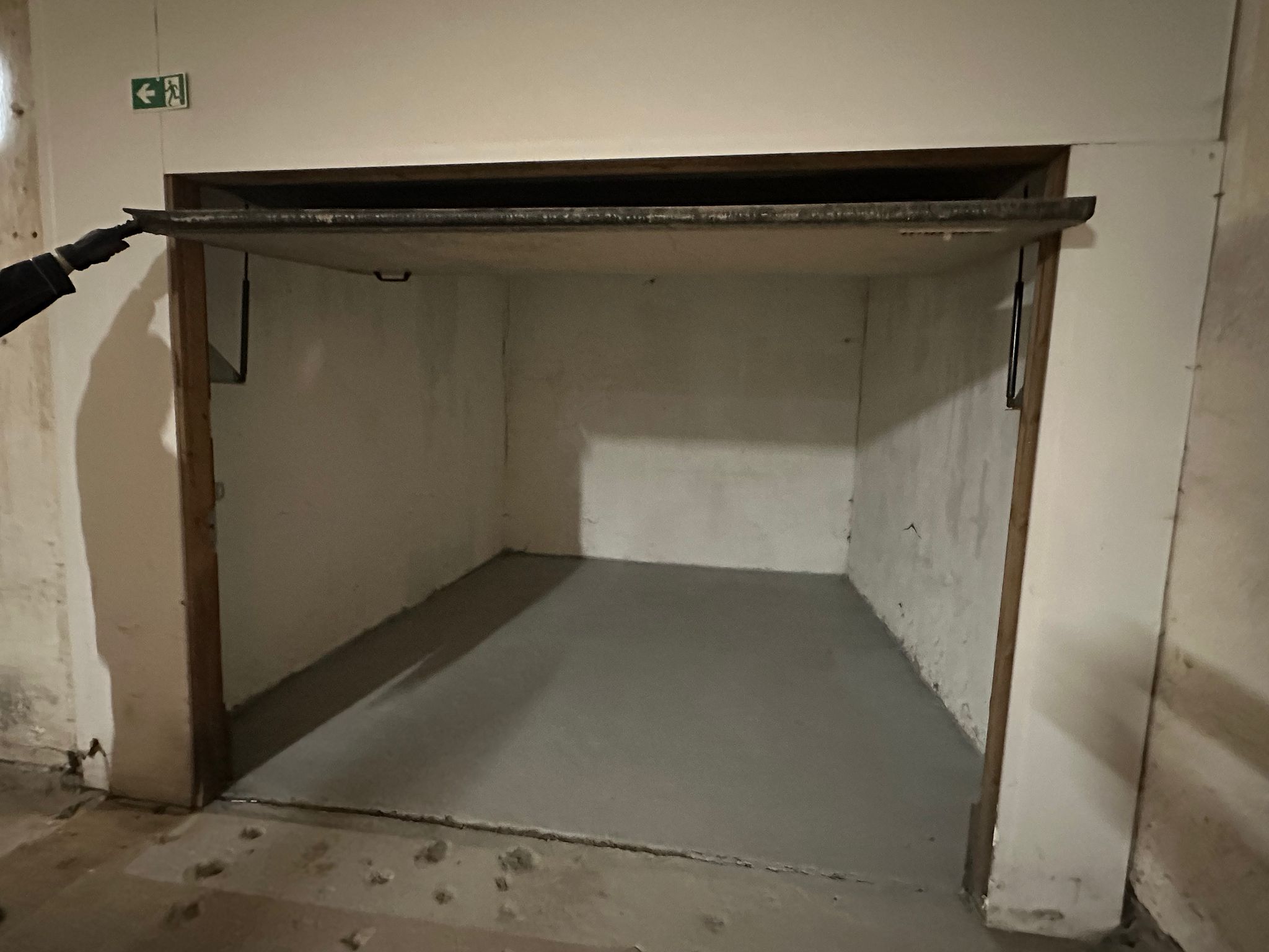 Image 1/6