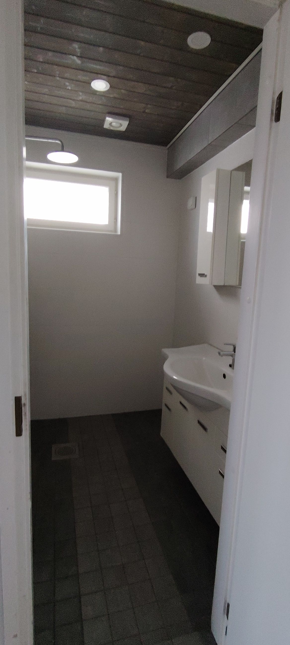 Image 6/16
