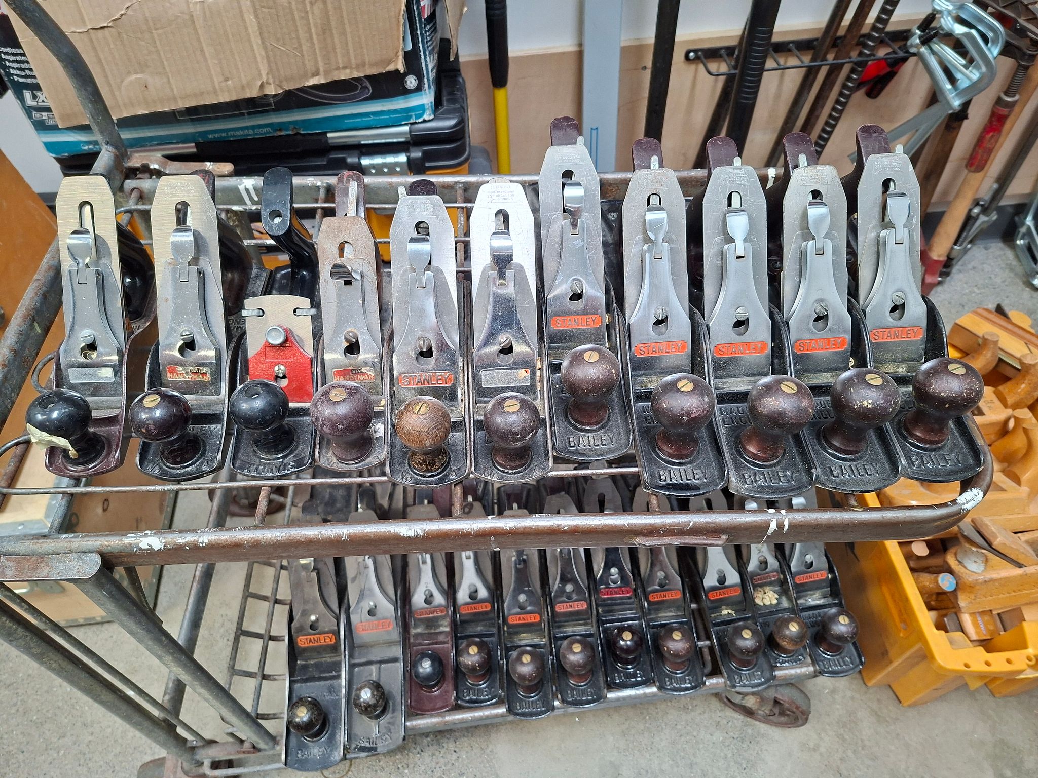 Image 3/4