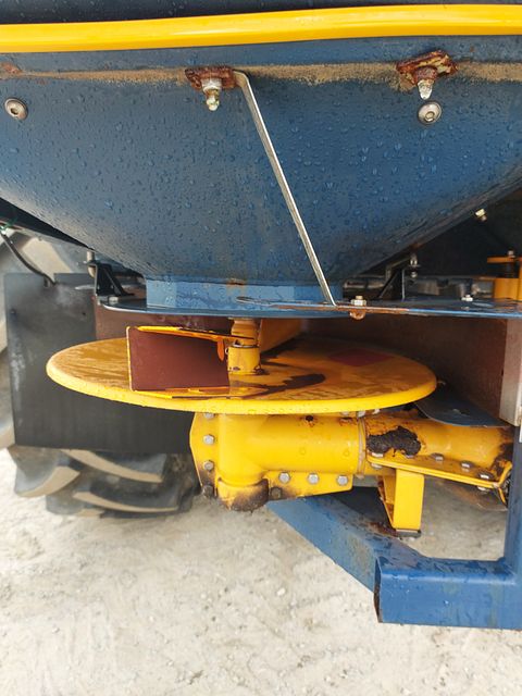Image 7/9