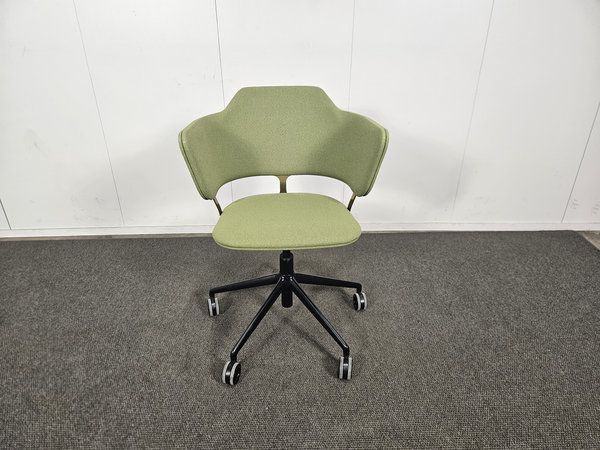 Image 2/8