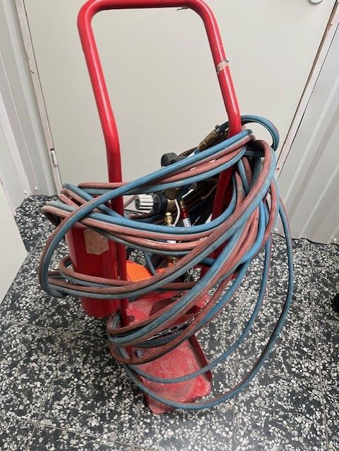 Image 1/3