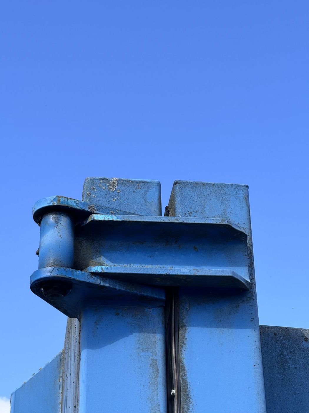 Image 8/10