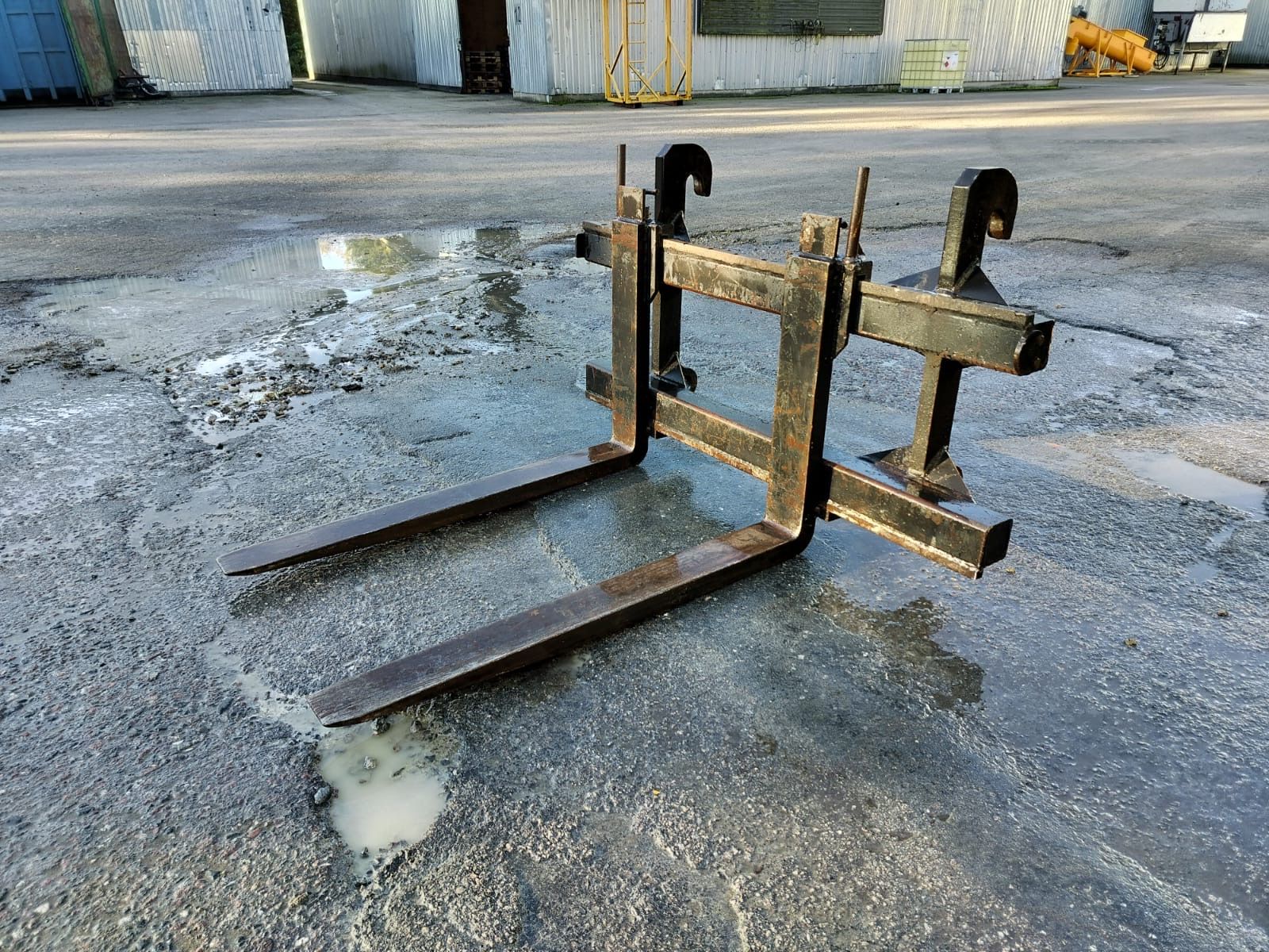 Image 2/6