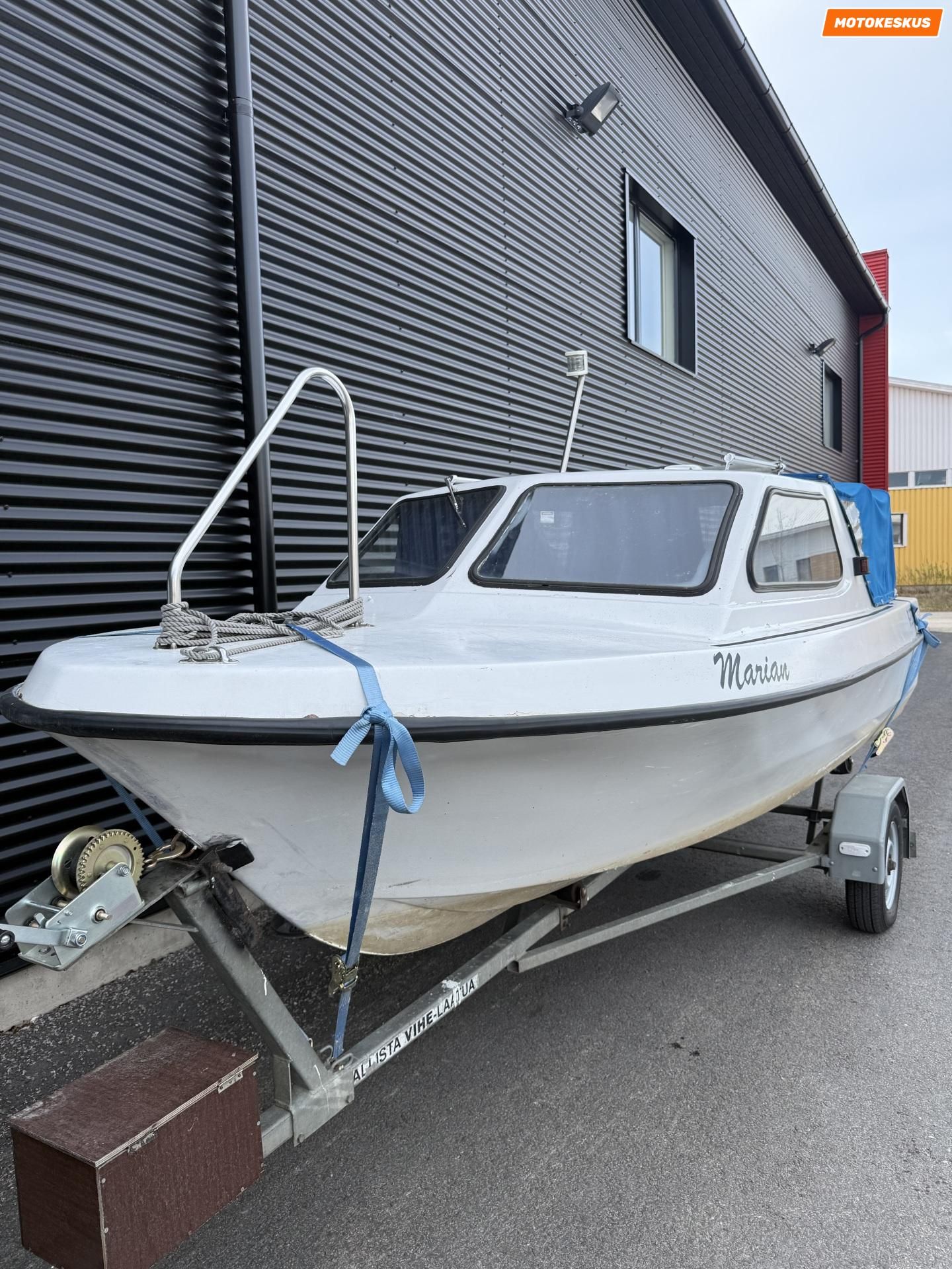Image 1/15