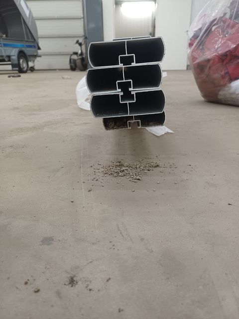 Image 4/4