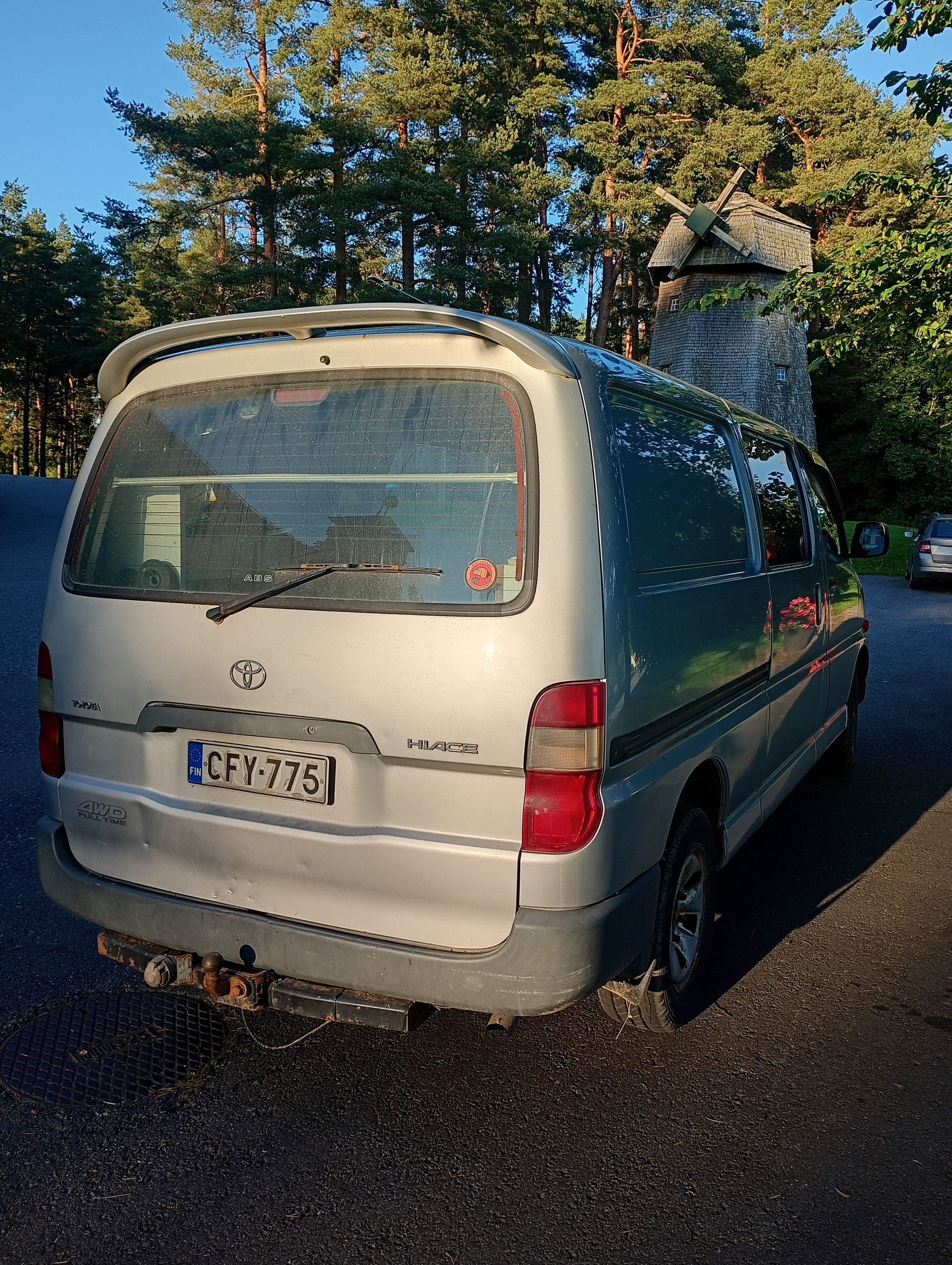 Image 4/15