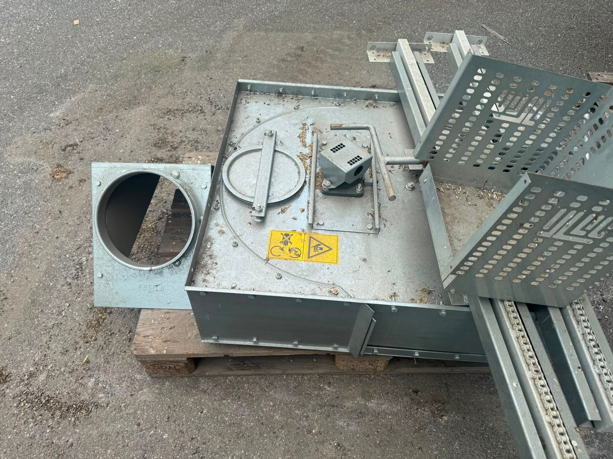 Image 2/6