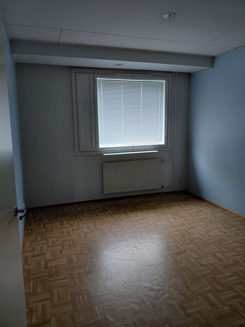 Image 6/15