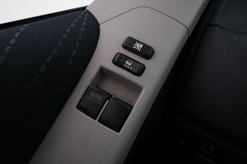 Image 11/52