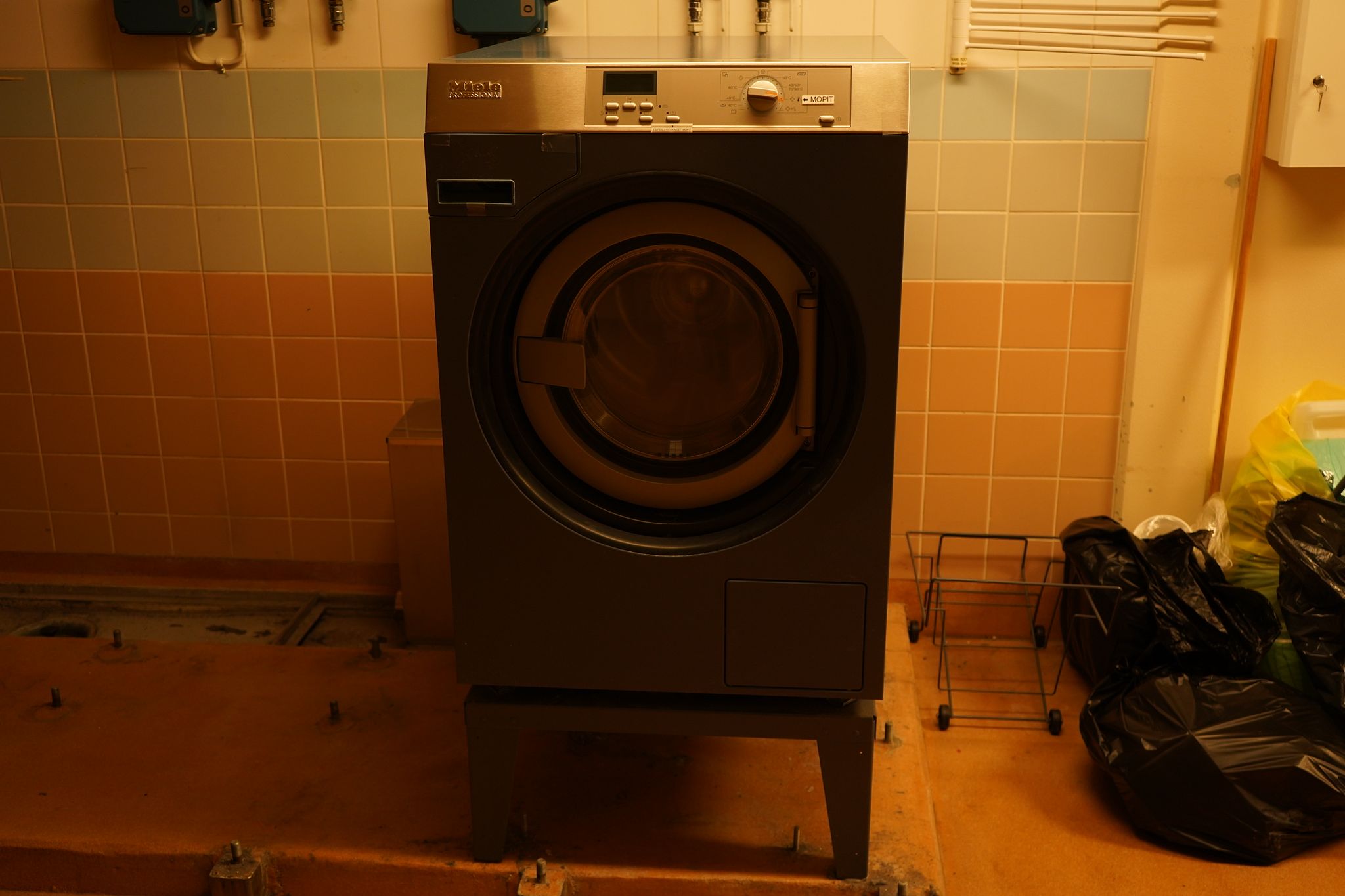 Image 7/9