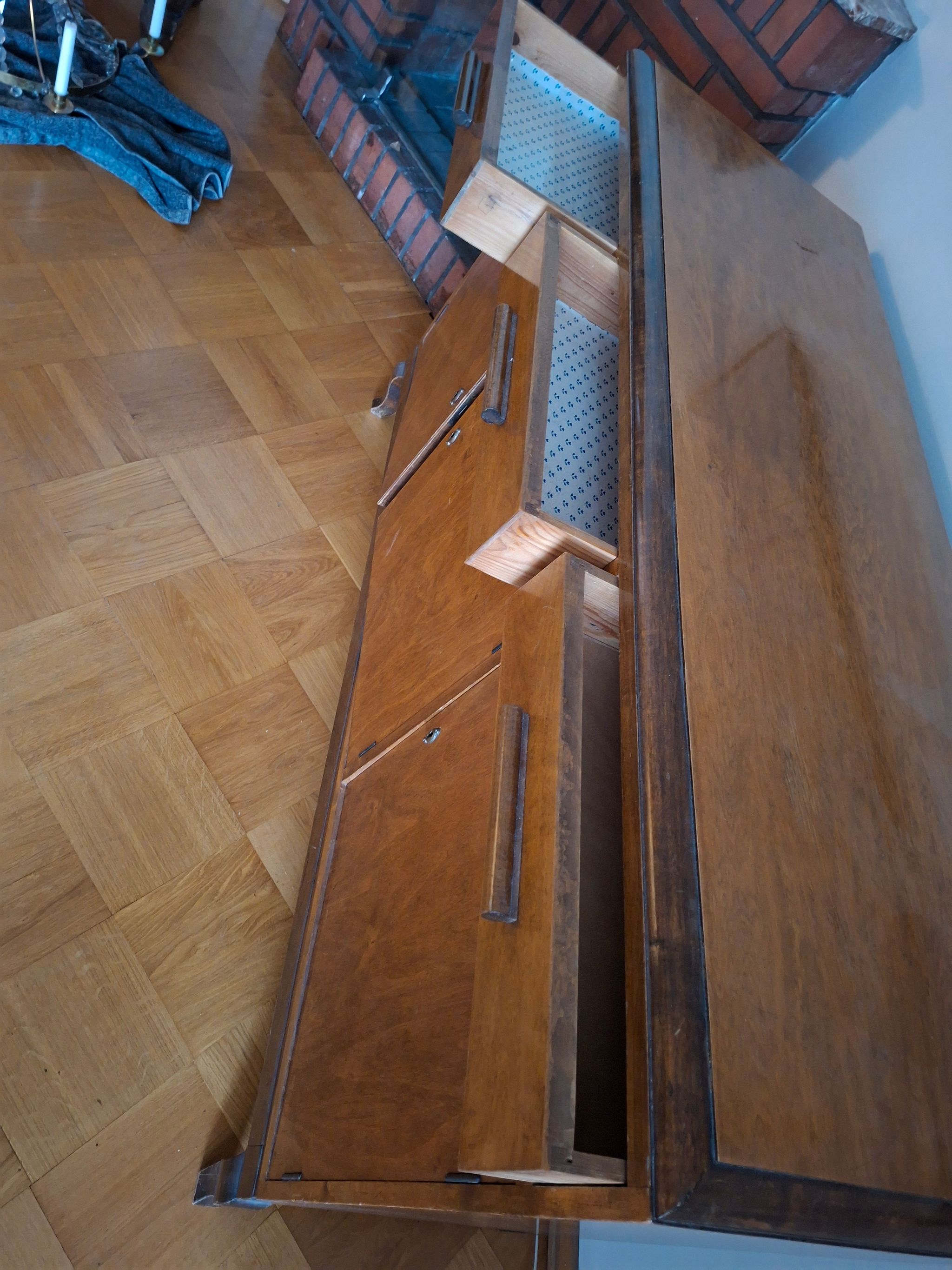 Image 3/5