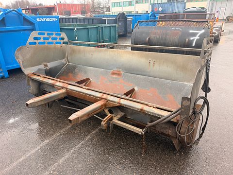 Image 6/9