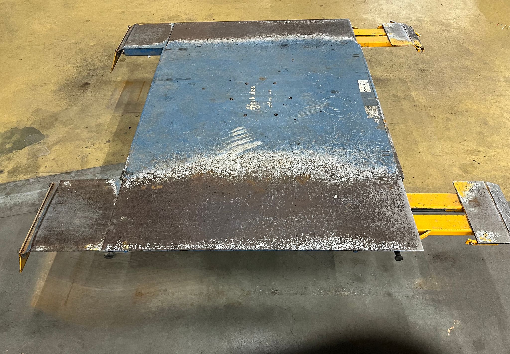 Image 2/4