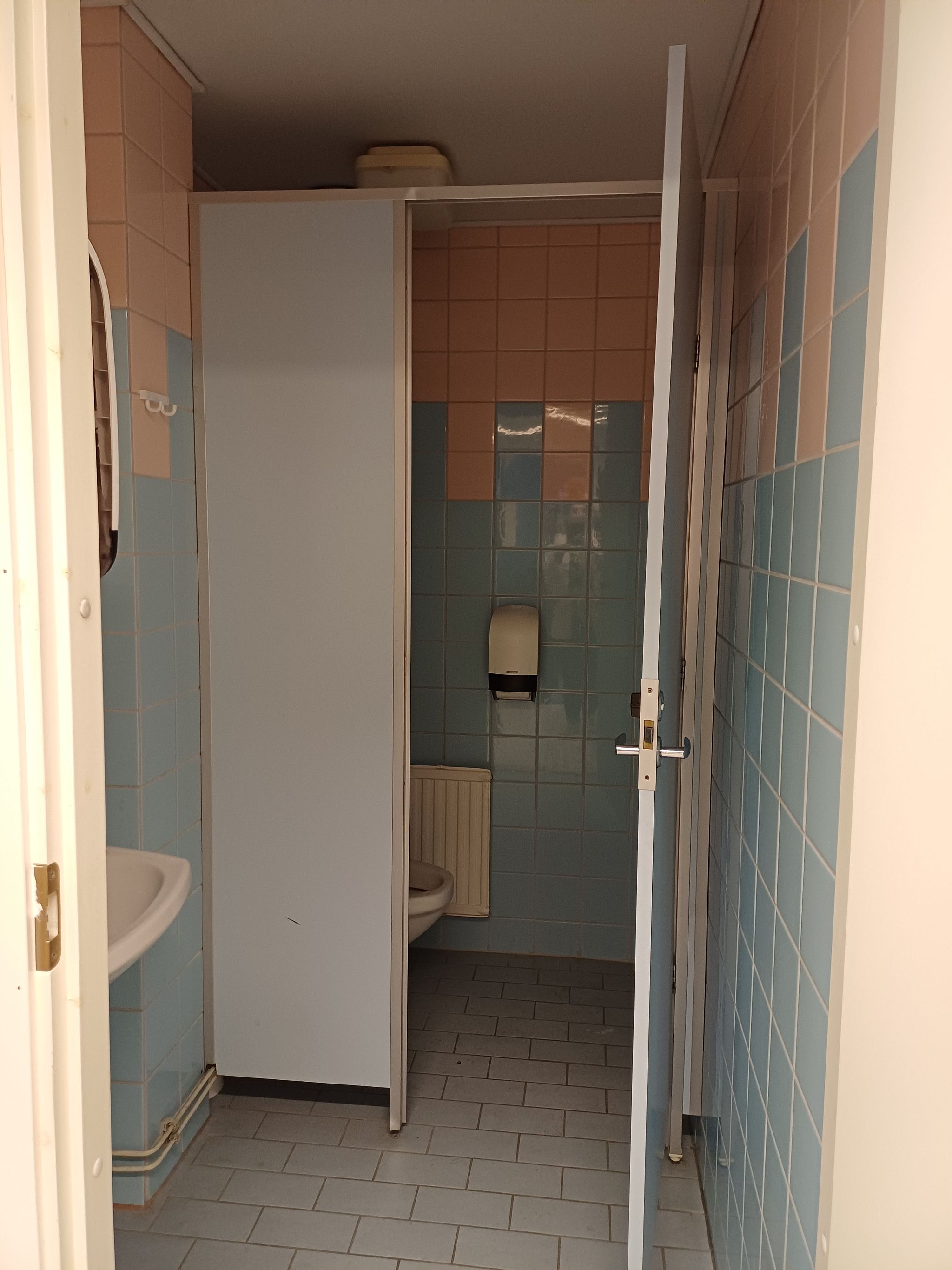 Image 39/79