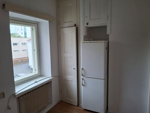 Image 8/19