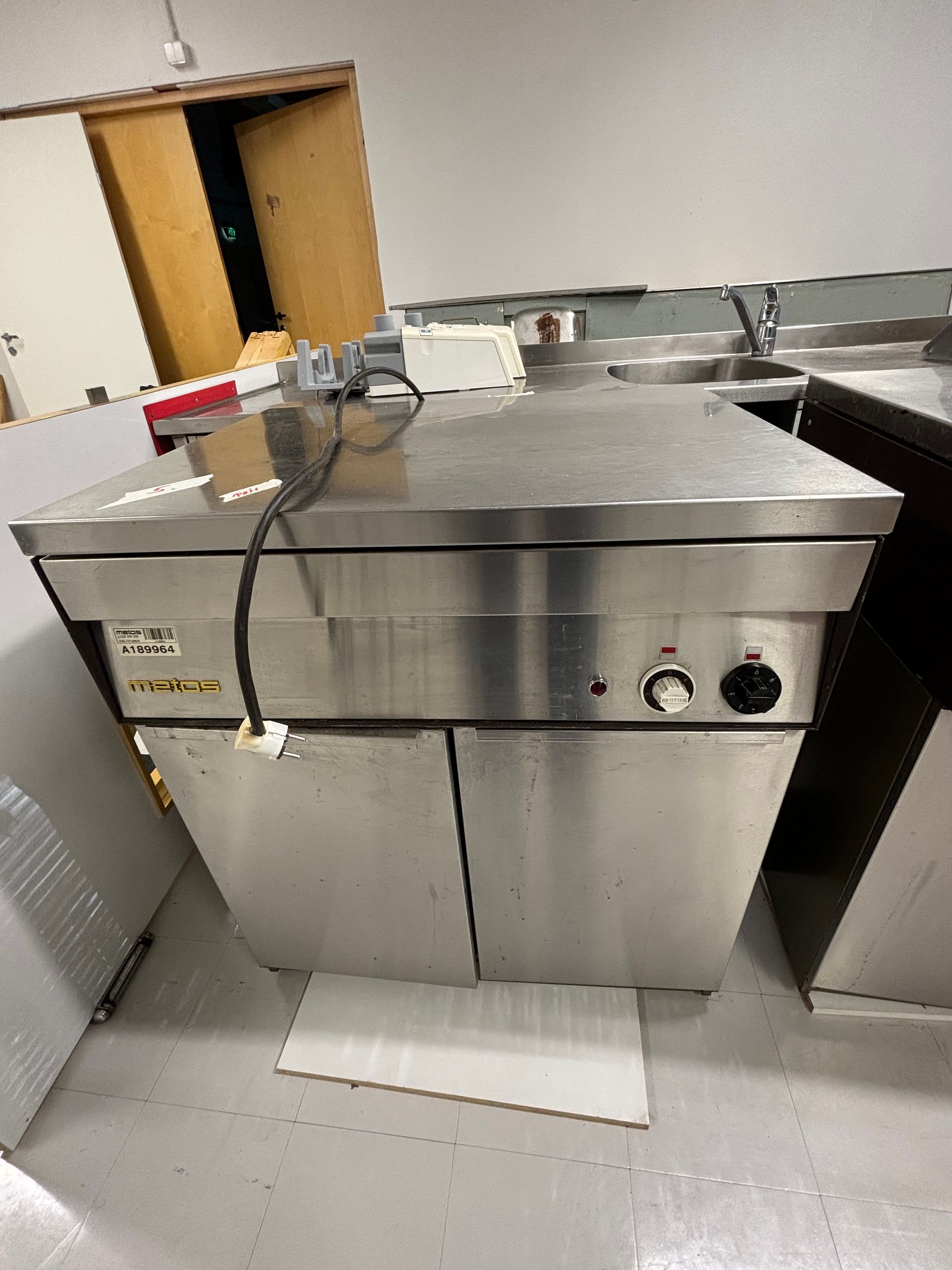Image 1/2