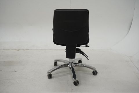 Image 10/12