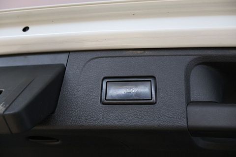 Image 21/50