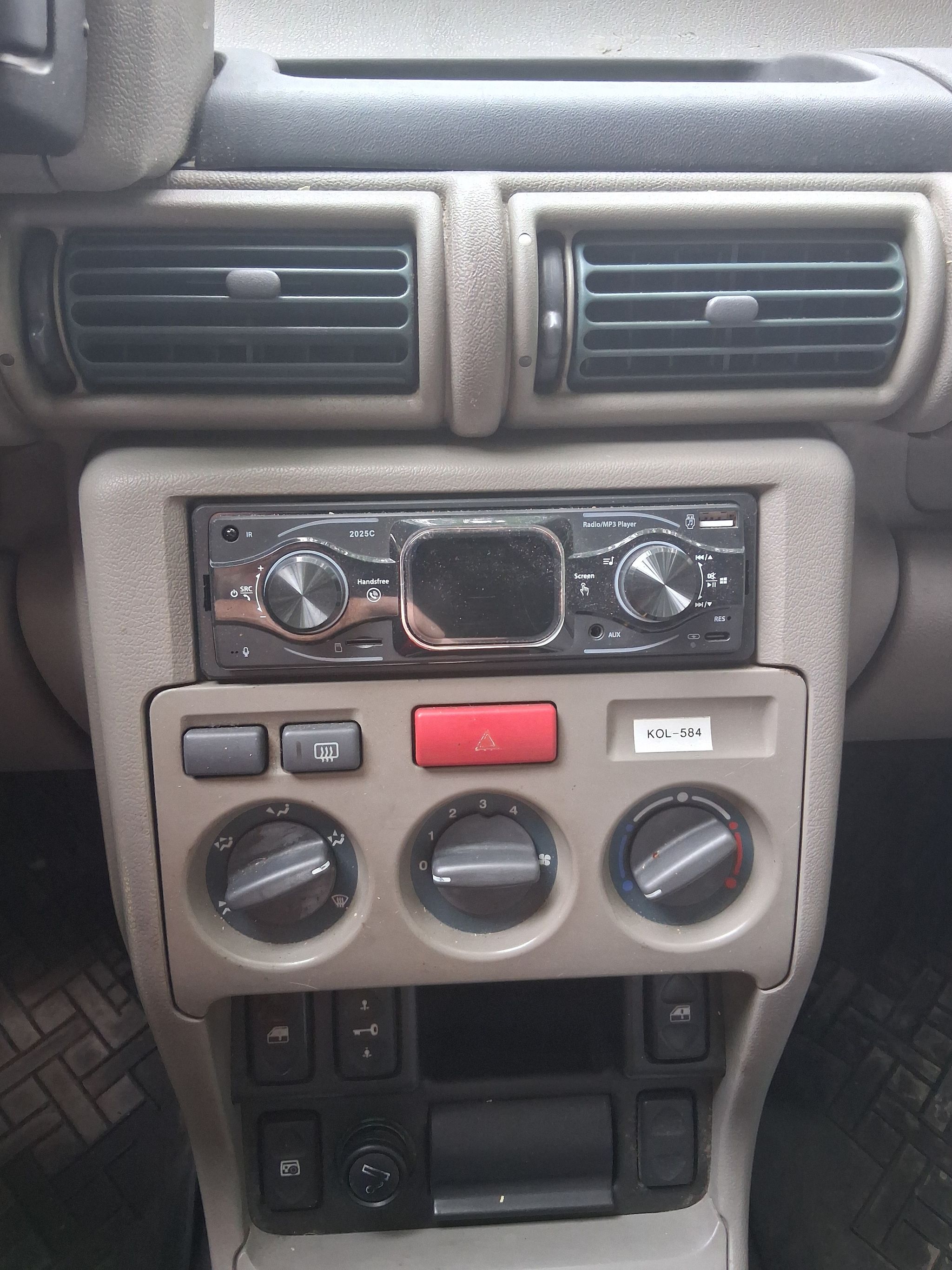 Image 6/10
