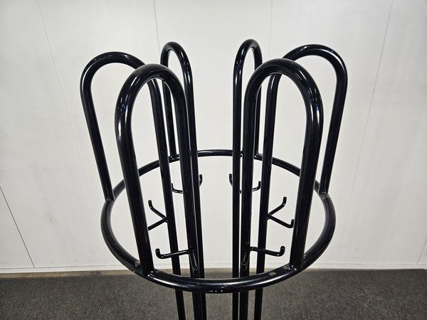 Image 4/18