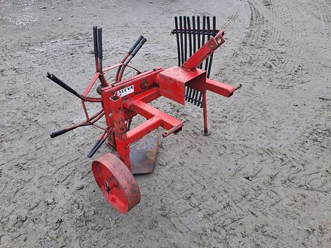 Image 2/8