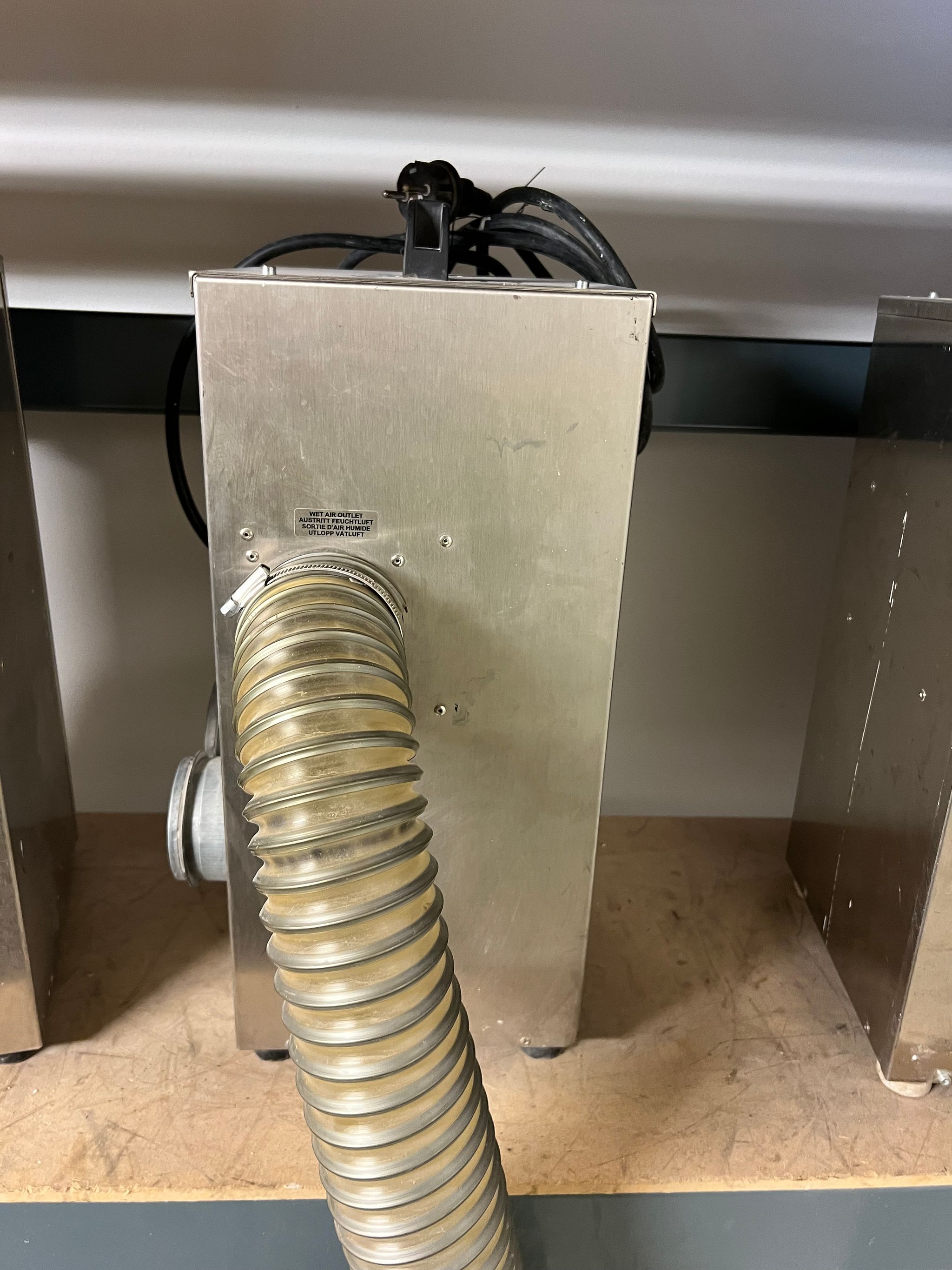 Image 4/6