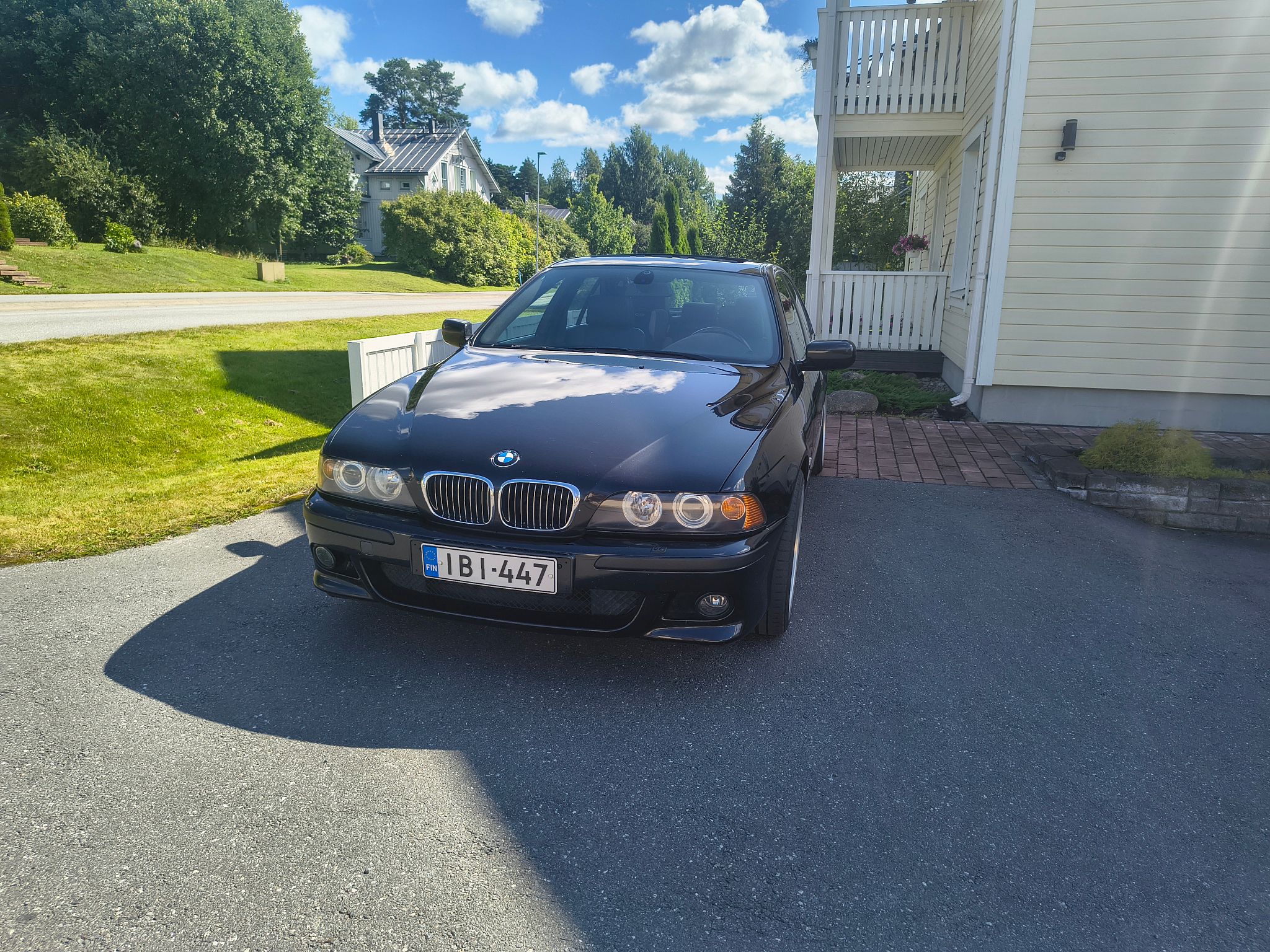 Image 3/37