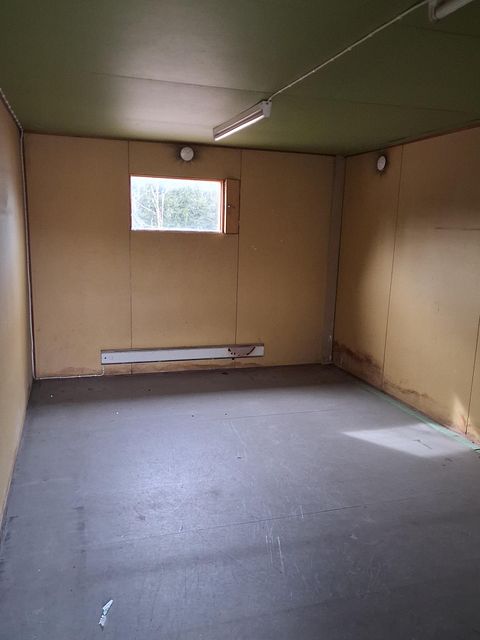 Image 8/9