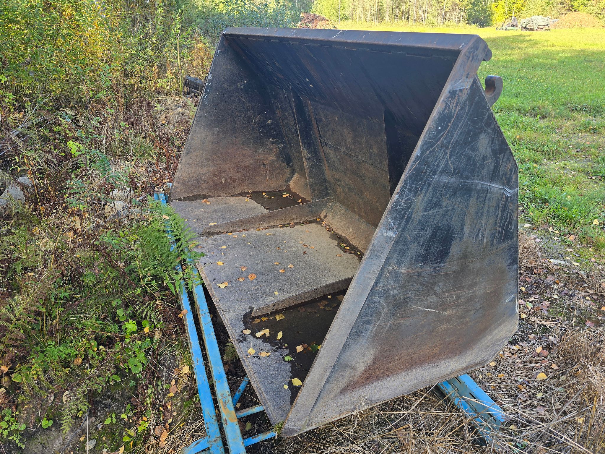 Image 1/7
